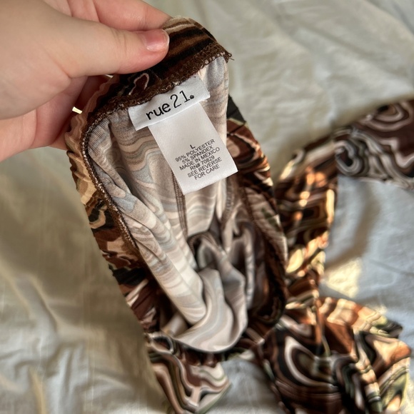 Bell Bottom Leggings - Picture 3 of 3